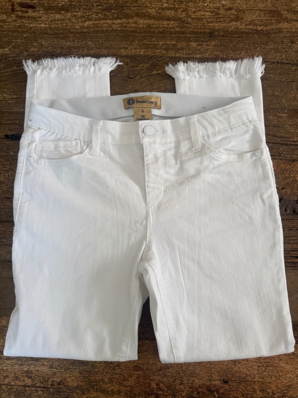 Democracy “ab” Technology White Frayed-Hem Jeans Size 6